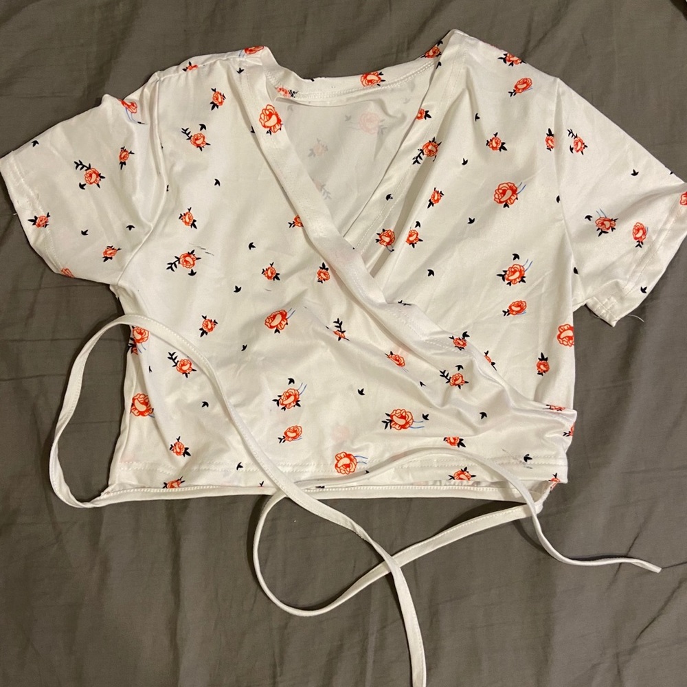 Cute Roses/ White Crop Top